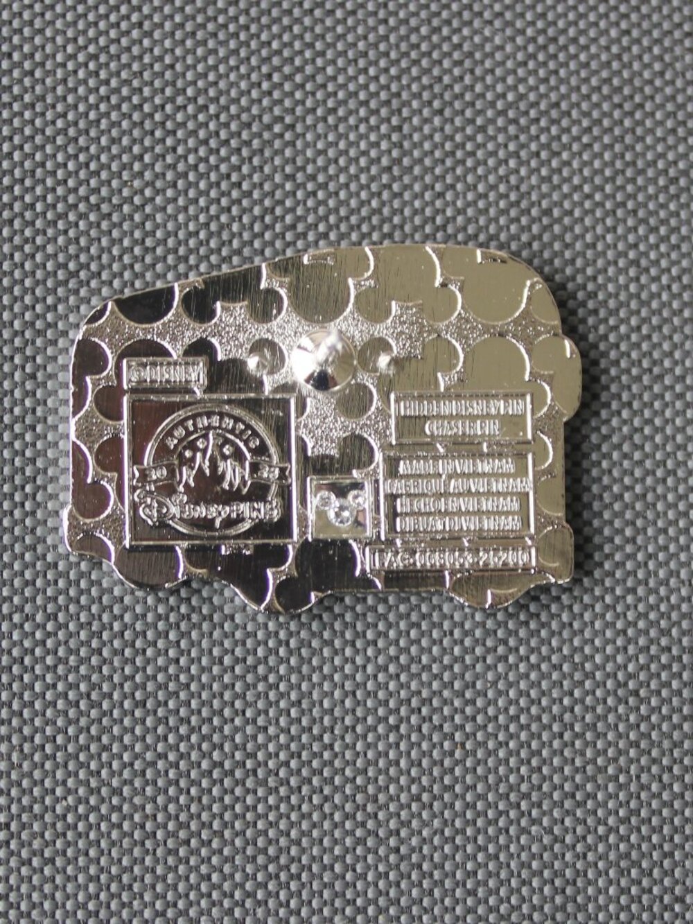 Queen of Hearts Bus - Disneyland Hidden Mickey 2026 Pin - Picture 4 of 4